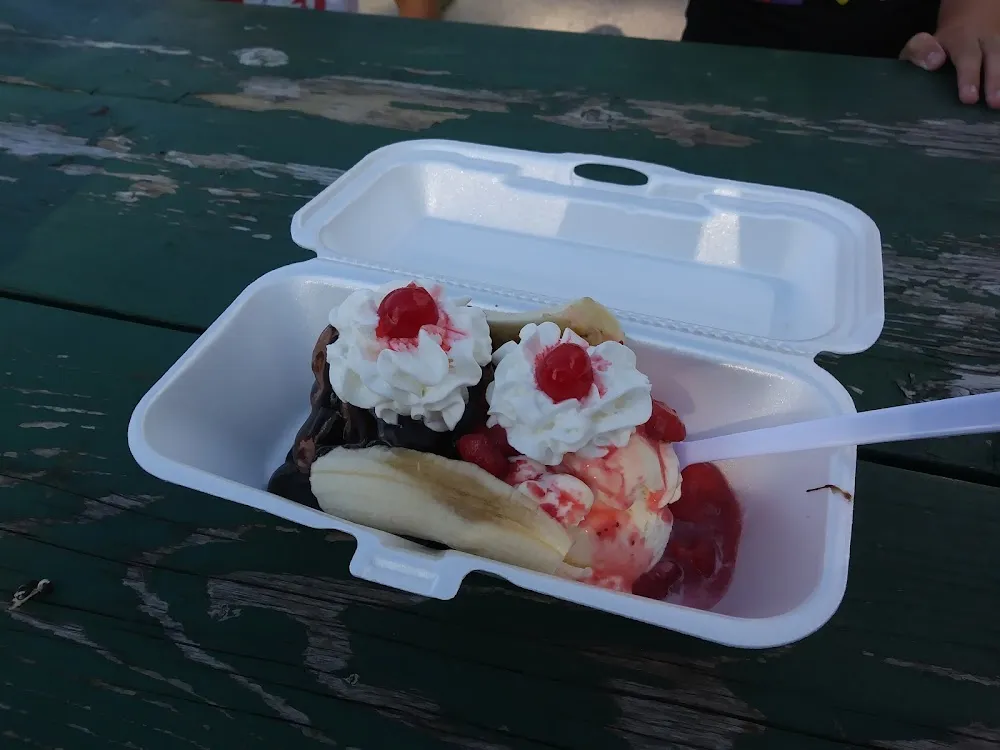 Looks Like a Banana Split That Muscle Beach